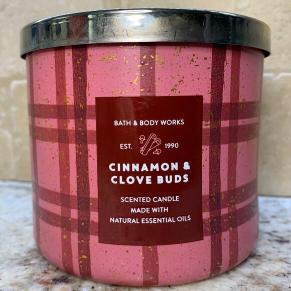 Bath & Body Works Candle Cinnamon & Clove Buds 3 Wick NEW - Picture 1 of 3